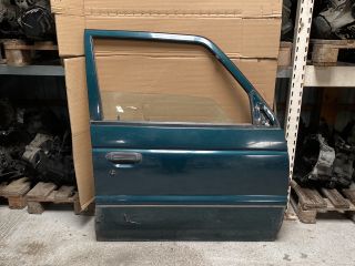 bontott MITSUBISHI PAJERO Jobb első Ajtó (Részeivel)