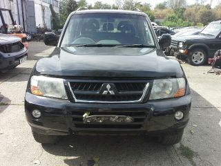 bontott MITSUBISHI PAJERO Jobb első Ajtó (Részeivel)