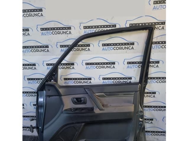 bontott MITSUBISHI PAJERO Jobb első Ajtó (Üres lemez)