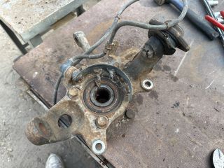 bontott MITSUBISHI PAJERO Jobb első Csonkállvány Kerékaggyal