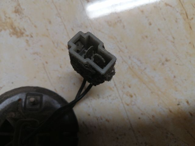 bontott MITSUBISHI PAJERO Jobb első Sárvédő Irányjelző