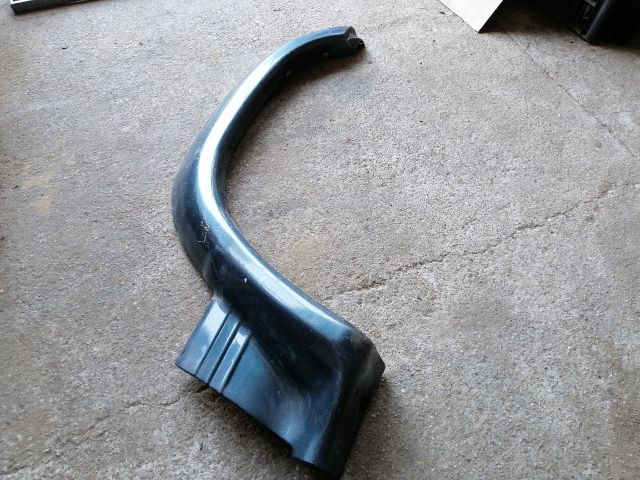 bontott MITSUBISHI PAJERO Jobb első Sárvédő Szélesítő