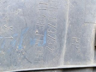 bontott MITSUBISHI PAJERO Jobb első Sárvédő Szélesítő