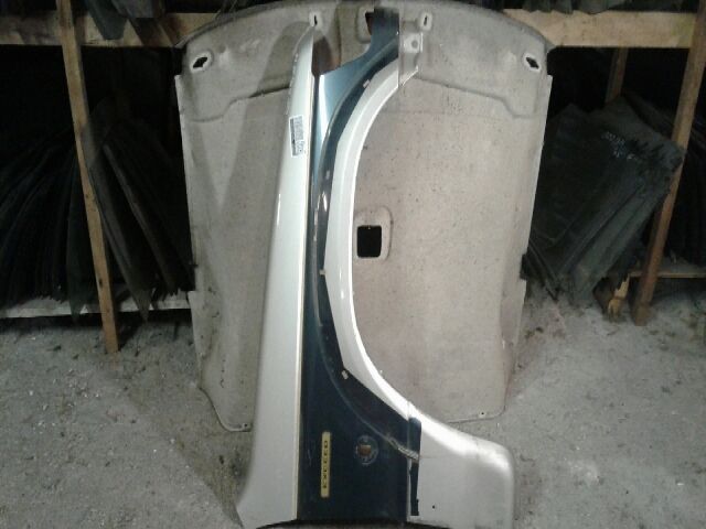 bontott MITSUBISHI PAJERO Jobb első Sárvédő