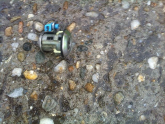 bontott MITSUBISHI PAJERO Jobb első Zárbetét