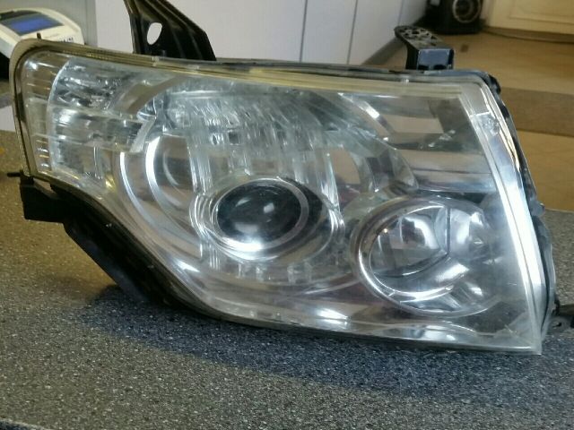 bontott MITSUBISHI PAJERO Jobb Fényszóró