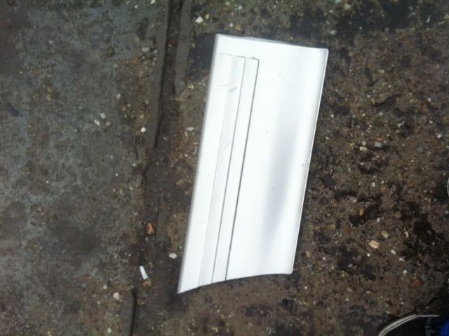 bontott MITSUBISHI PAJERO Jobb hátsó Ajtó Díszléc