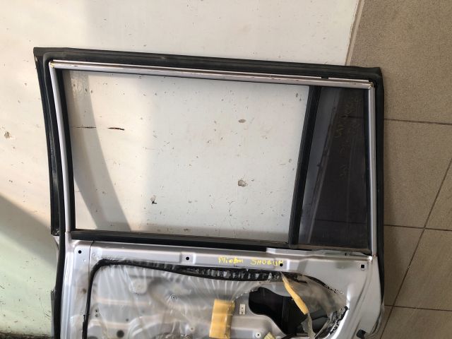 bontott MITSUBISHI PAJERO Jobb hátsó Ajtó (Üres lemez)