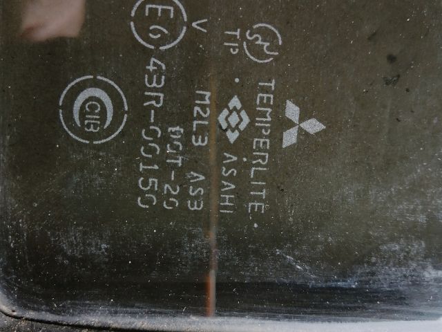 bontott MITSUBISHI PAJERO Jobb hátsó Fixüveg (Ajtóban)