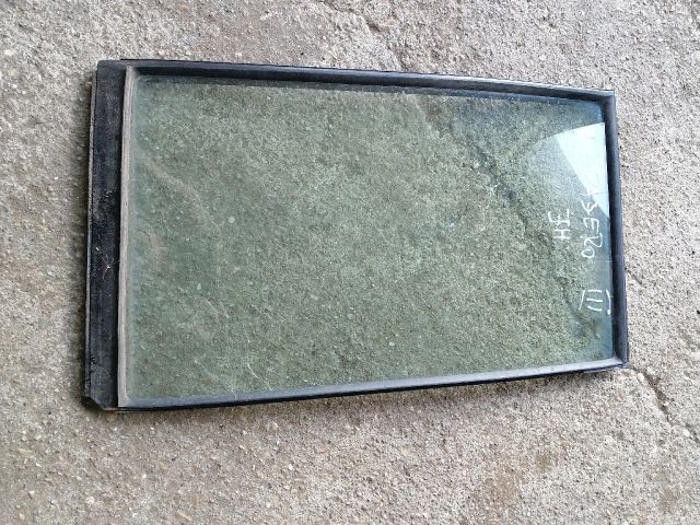 bontott MITSUBISHI PAJERO Jobb hátsó Fixüveg (Ajtóban)