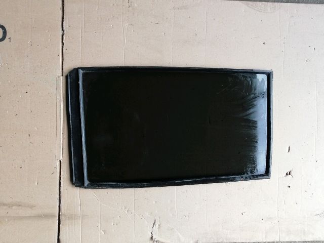 bontott MITSUBISHI PAJERO Jobb hátsó Fixüveg (Ajtóban)