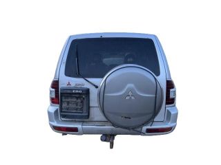 bontott MITSUBISHI PAJERO Jobb hátsó Külső Kilincsfészek