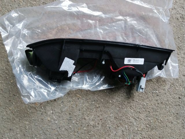 bontott MITSUBISHI PAJERO Jobb Hátsó Lámpa