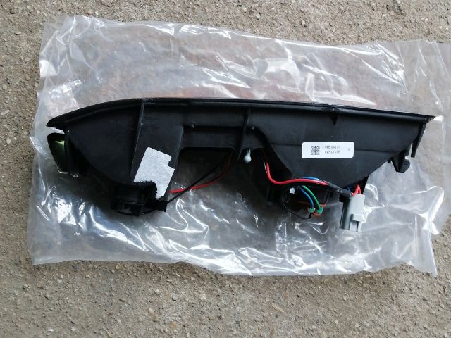 bontott MITSUBISHI PAJERO Jobb Hátsó Lámpa