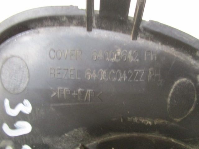 bontott MITSUBISHI PAJERO Jobb Ködlámpa Rács