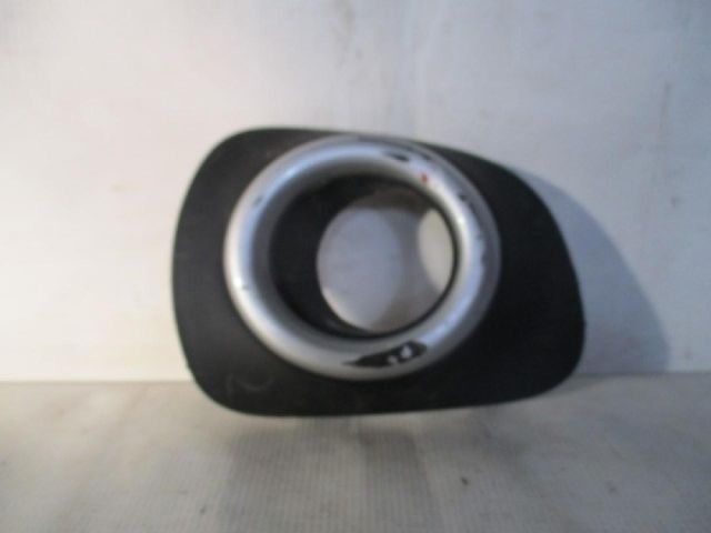 bontott MITSUBISHI PAJERO Jobb Ködlámpa Rács