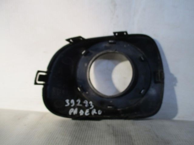 bontott MITSUBISHI PAJERO Jobb Ködlámpa Rács