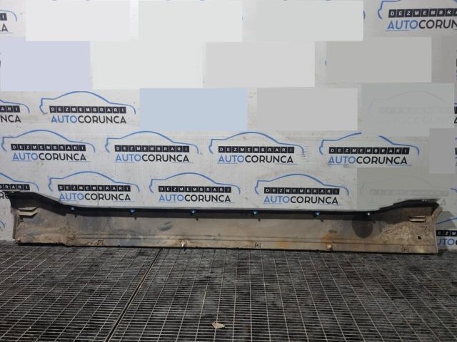 bontott MITSUBISHI PAJERO Jobb Küszöb