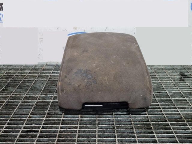 bontott MITSUBISHI PAJERO Könyöklő