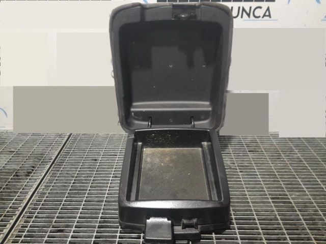 bontott MITSUBISHI PAJERO Könyöklő