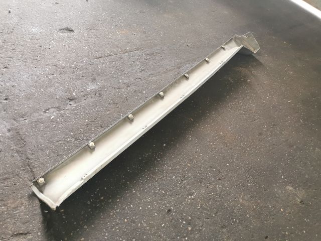 bontott MITSUBISHI PAJERO Küszöb Burkolat