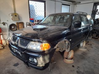 bontott MITSUBISHI PAJERO Levélrács