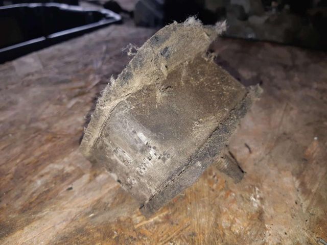 bontott MITSUBISHI PAJERO Motor Tartó Bak (Pozíciófüggetlen)