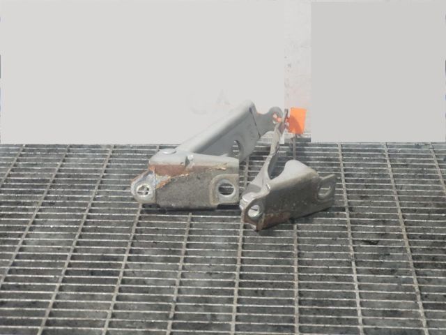 bontott MITSUBISHI PAJERO Motorháztető Zsanér Pár