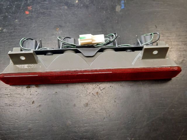 bontott MITSUBISHI PAJERO Pótféklámpa