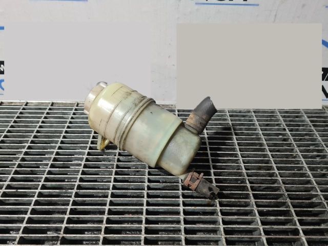 bontott MITSUBISHI PAJERO Szervóolaj Tartály