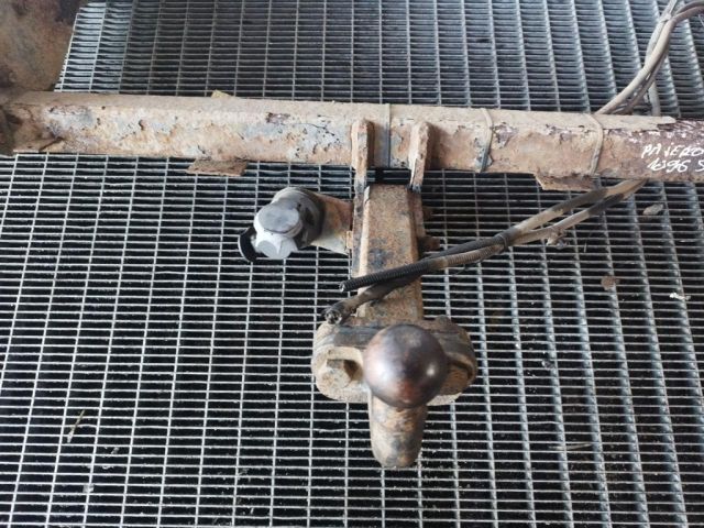 bontott MITSUBISHI PAJERO Vonóhorog