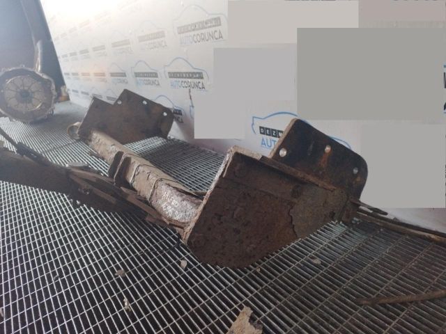 bontott MITSUBISHI PAJERO Vonóhorog