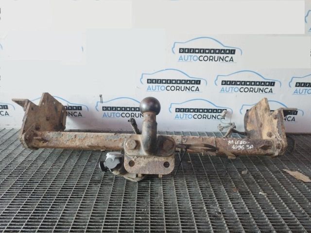 bontott MITSUBISHI PAJERO Vonóhorog