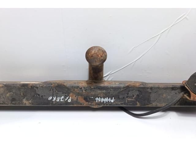 bontott MITSUBISHI PAJERO Vonóhorog