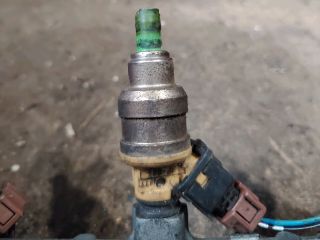 bontott MITSUBISHI SPACE RUNNER Porlasztó (1 db)