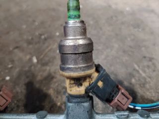 bontott MITSUBISHI SPACE RUNNER Porlasztó (1 db)