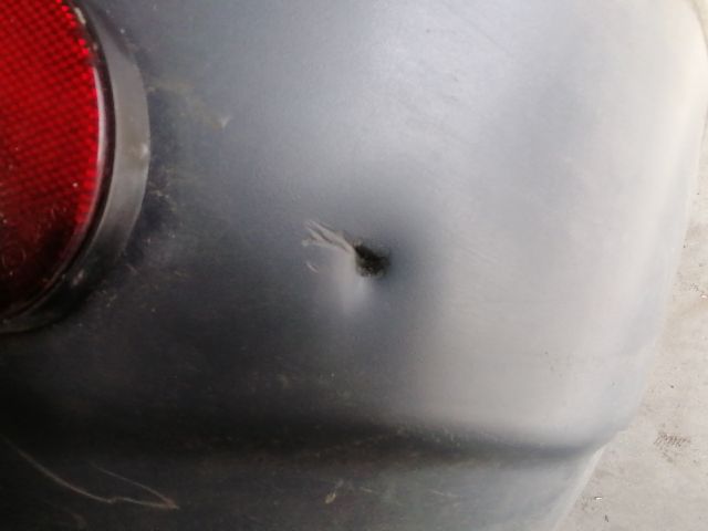 bontott MITSUBISHI SPACE RUNNER Hátsó Lökhárító (Üresen)