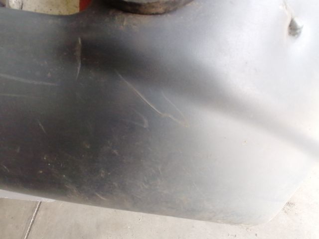 bontott MITSUBISHI SPACE RUNNER Hátsó Lökhárító (Üresen)