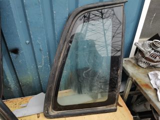 bontott MITSUBISHI SPACE RUNNER Jobb hátsó Fixüveg (Ajtóban)