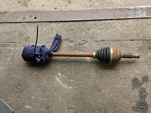 bontott MITSUBISHI SPACE STAR Bal Féltengely