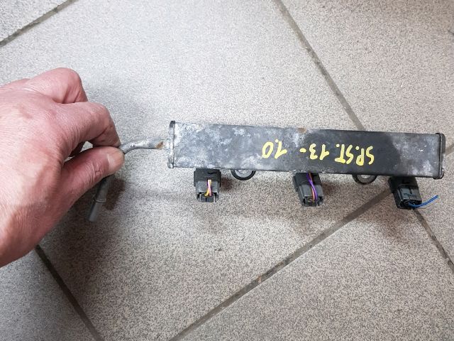 bontott MITSUBISHI SPACE STAR Porlasztó Sor / Híd