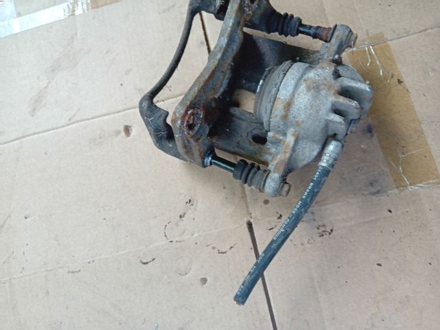 bontott MITSUBISHI SPACE STAR Jobb első Féknyereg Munkahengerrel