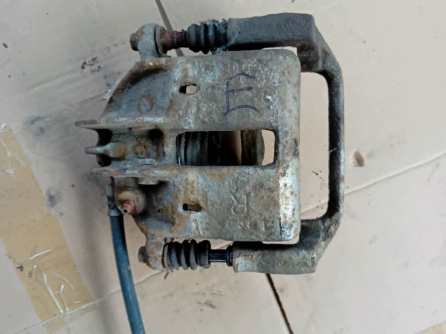 bontott MITSUBISHI SPACE STAR Jobb első Féknyereg Munkahengerrel