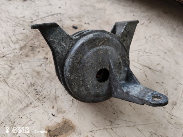 bontott MITSUBISHI SPACE STAR Motor Tartó Bak (Fém)