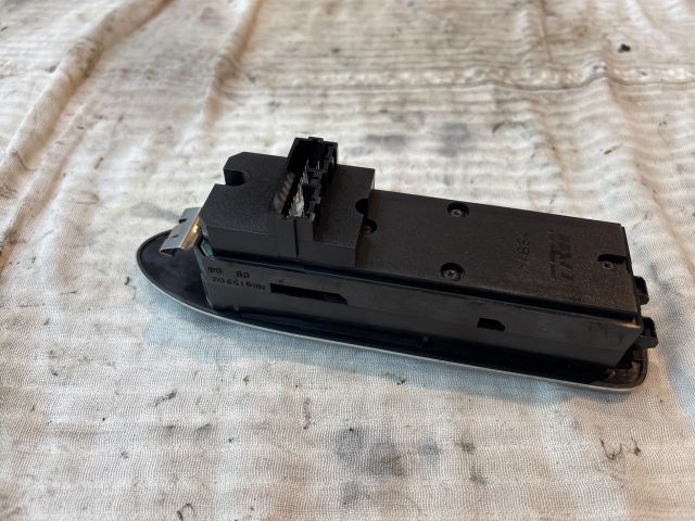 bontott MITSUBISHI SPACE STAR Ablakemelő Kapcsoló Négyes / Kettes