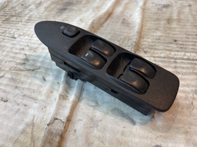 bontott MITSUBISHI SPACE STAR Ablakemelő Kapcsoló Négyes / Kettes