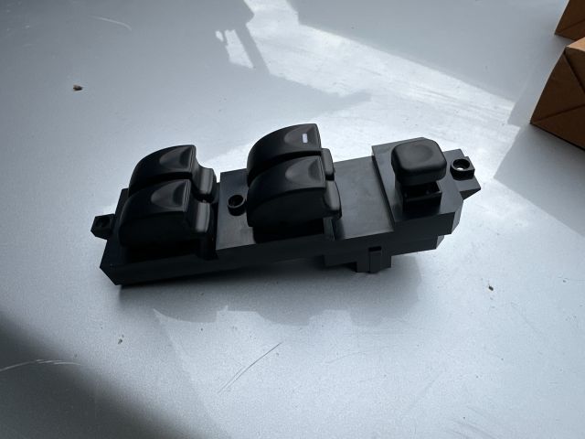 bontott MITSUBISHI SPACE STAR Ablakemelő Kapcsoló Négyes / Kettes