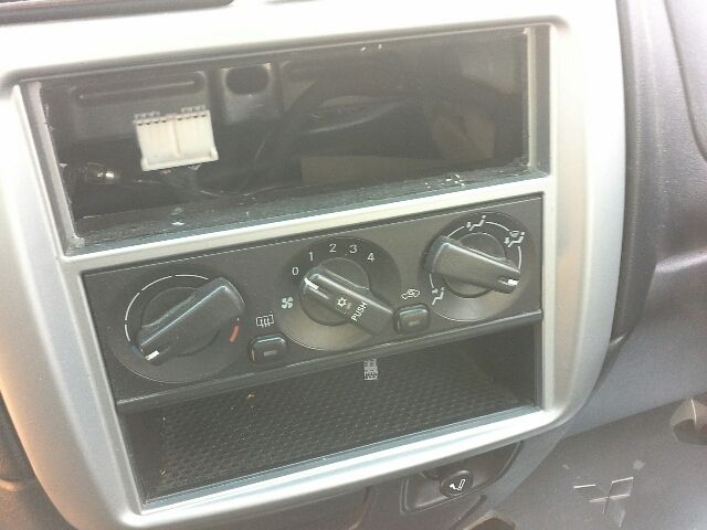 bontott MITSUBISHI SPACE STAR Bal C Oszlop Oldalablak Üveg