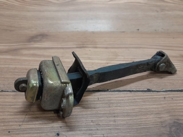 bontott MITSUBISHI SPACE STAR Bal első Ajtóhatároló