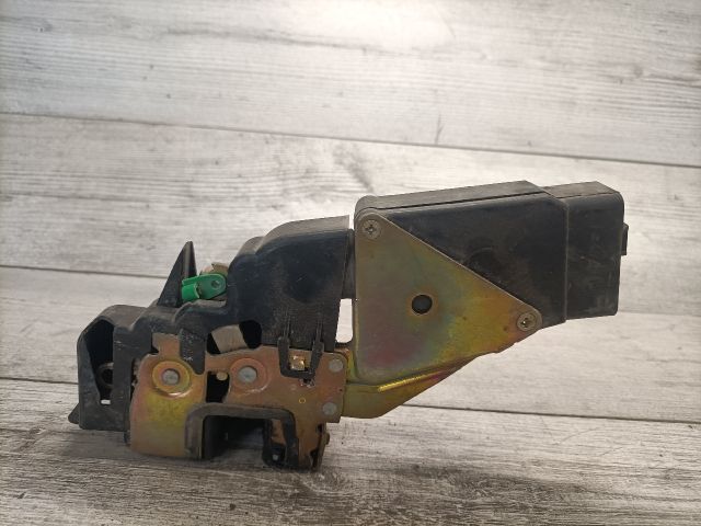 bontott MITSUBISHI SPACE STAR Bal első Ajtózár